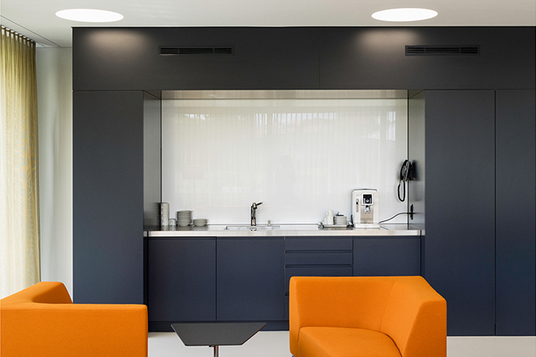 Ganymed II 012 770 x 513